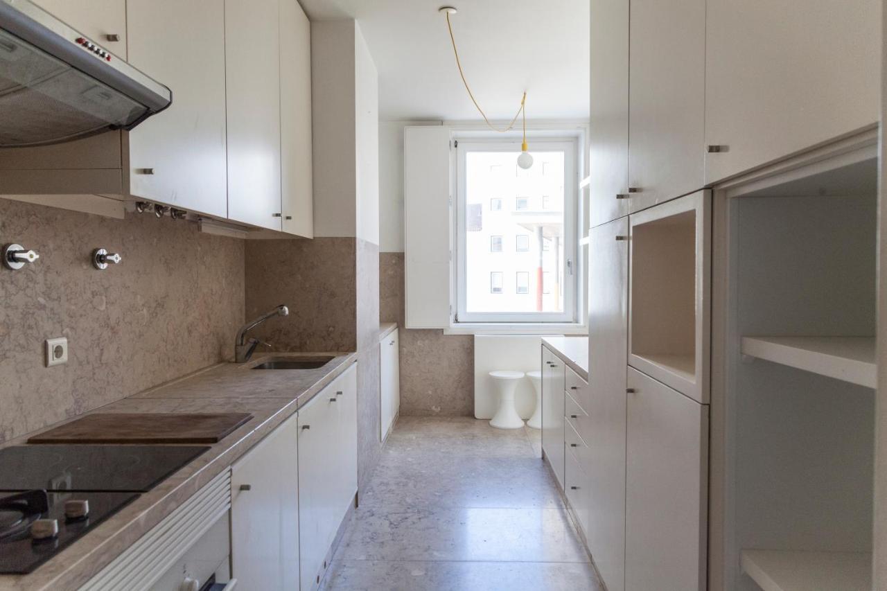 Classy 2Bdr Apartment In Downtown By Lovelystay Lisbon Exterior photo